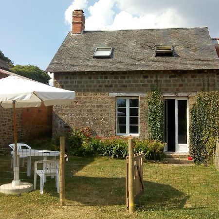Le Domaine Villa Saint-Symphorien-des-Monts Eksteriør billede