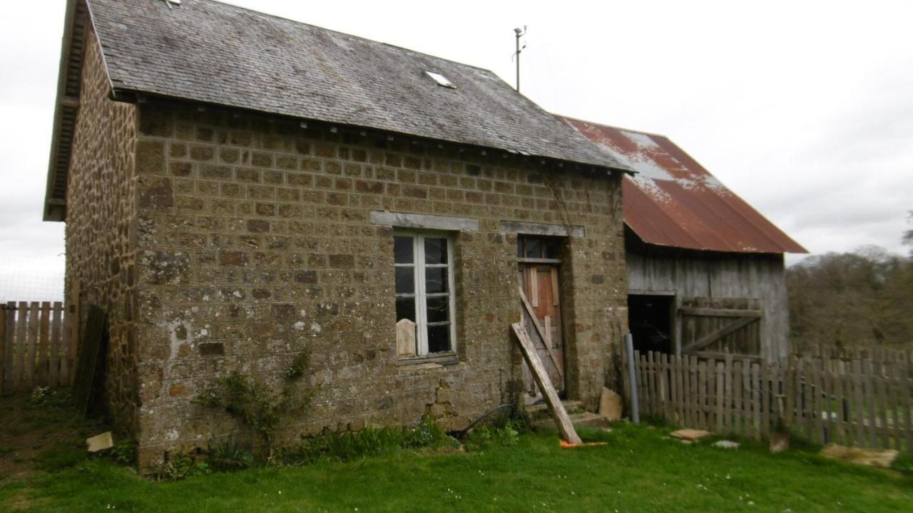 Le Domaine Villa Saint-Symphorien-des-Monts Eksteriør billede