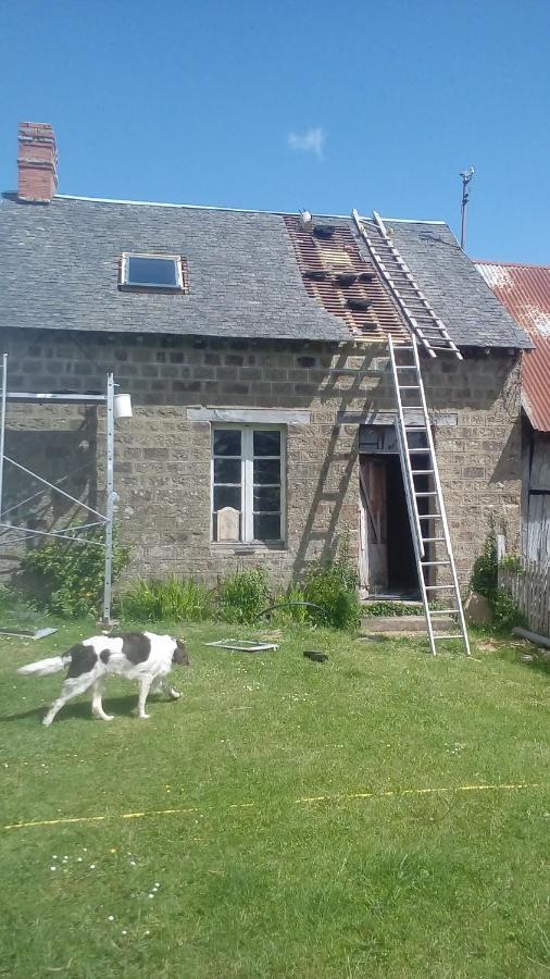 Le Domaine Villa Saint-Symphorien-des-Monts Eksteriør billede